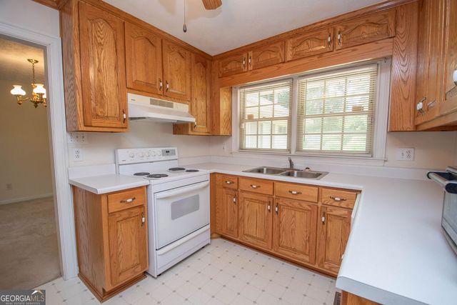 6513 Dunmoor Drive, Jonesboro, GA 30236