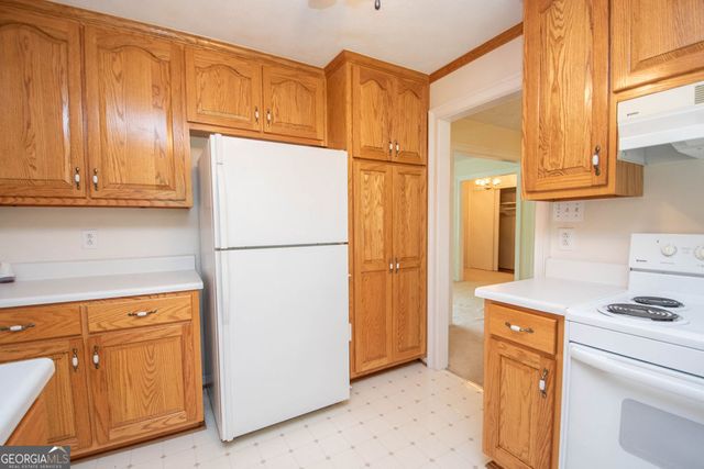 6513 Dunmoor Drive, Jonesboro, GA 30236