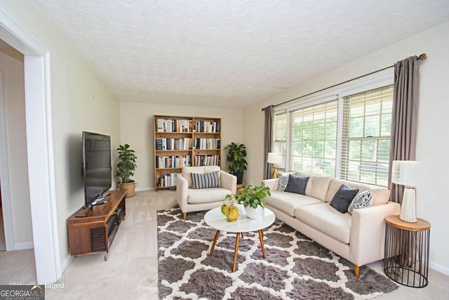 6513 Dunmoor Drive, Jonesboro, GA 30236