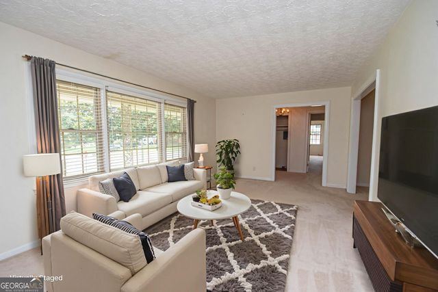 6513 Dunmoor Drive, Jonesboro, GA 30236