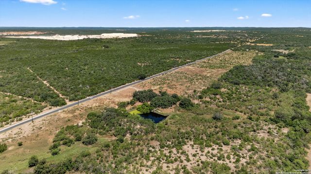 281 County Road 265, Hondo, TX 78861