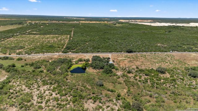 281 County Road 265, Hondo, TX 78861