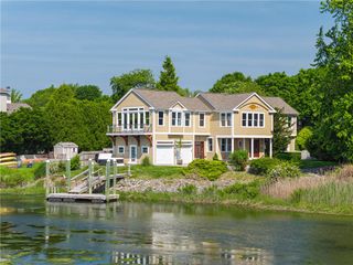 137 Congdon Avenue, North Kingstown, RI 02852