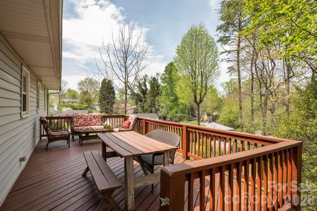 88 Ivanhoe Avenue, Asheville, NC 28806