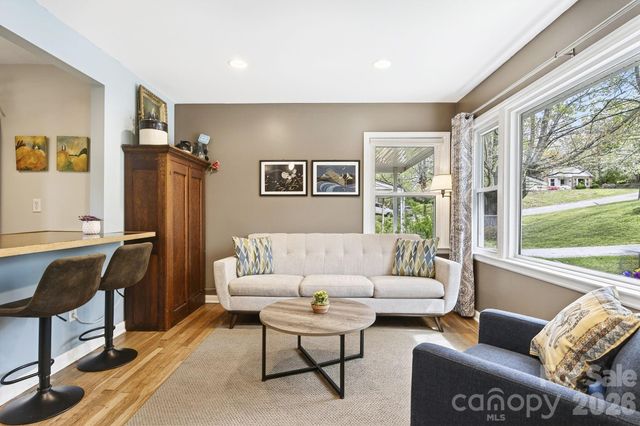 88 Ivanhoe Avenue, Asheville, NC 28806