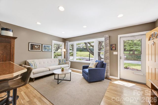 88 Ivanhoe Avenue, Asheville, NC 28806