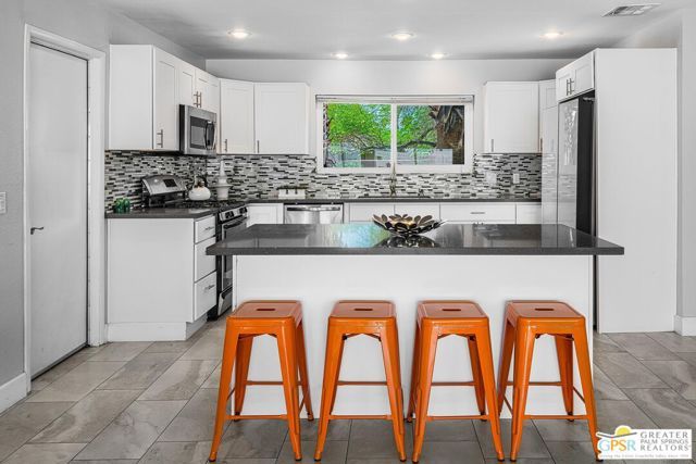 2864 E Valencia Road, Palm Springs, CA 92262