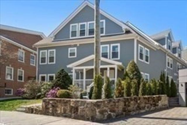 8 Dustin 301, Boston, MA 02135