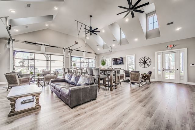 348 Twig PVT Ct, Hendersonville, TN 37075