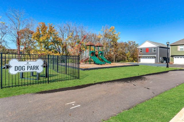 348 Twig PVT Ct, Hendersonville, TN 37075