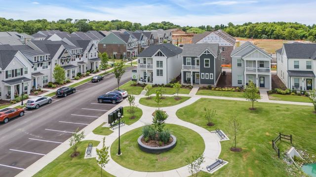 348 Twig PVT Ct, Hendersonville, TN 37075