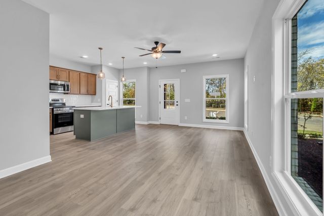 348 Twig PVT Ct, Hendersonville, TN 37075