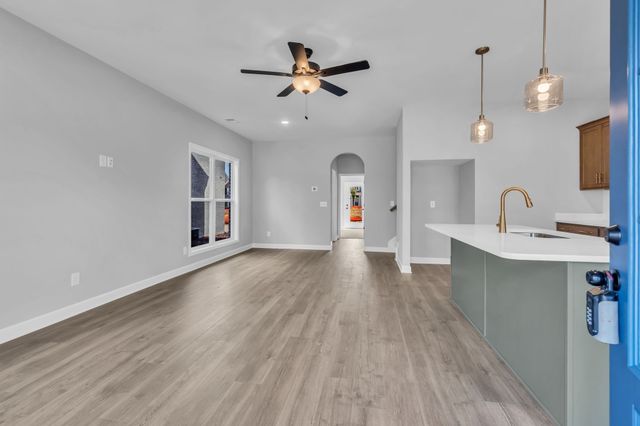 348 Twig PVT Ct, Hendersonville, TN 37075