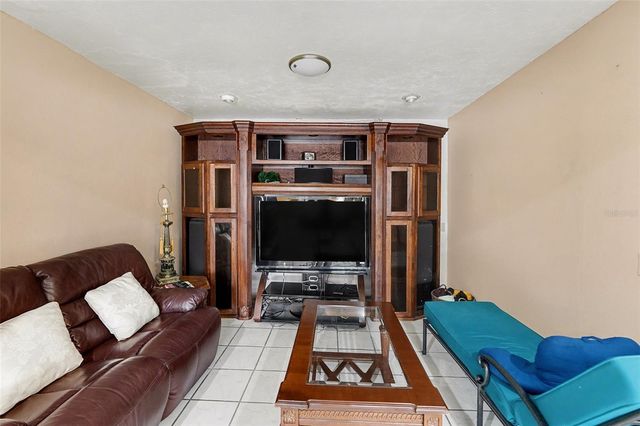 7114 MINTWOOD COURT, Tampa, FL 33615