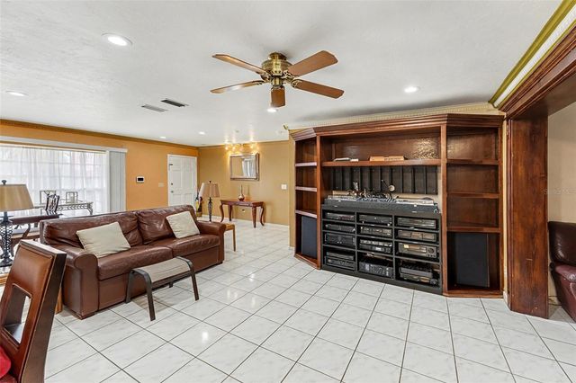 7114 MINTWOOD COURT, Tampa, FL 33615