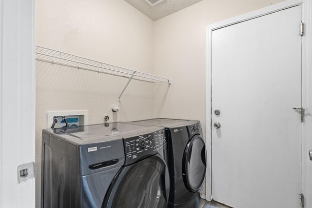 3319 Prairie Ridge Street SW, Los Lunas, NM 87031