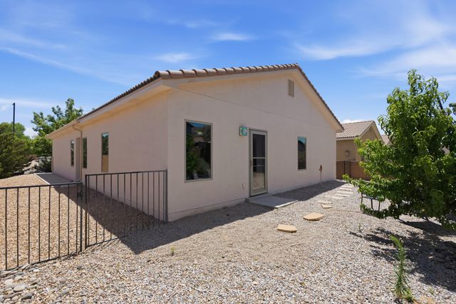 3319 Prairie Ridge Street SW, Los Lunas, NM 87031