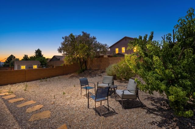 3319 Prairie Ridge Street SW, Los Lunas, NM 87031
