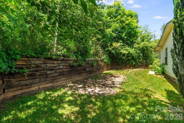 234 White Clover Lane, Weaverville, NC 28787