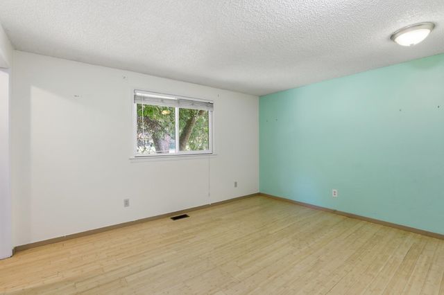 6422 E 17th Ave, Spokane Valley, WA 99212