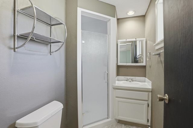 6422 E 17th Ave, Spokane Valley, WA 99212