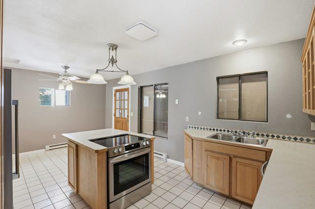 6422 E 17th Ave, Spokane Valley, WA 99212