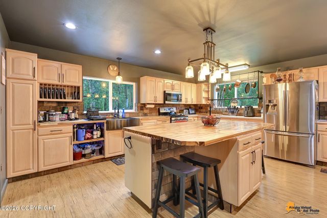 865 W Wilder Avenue, Wasilla, AK 99654