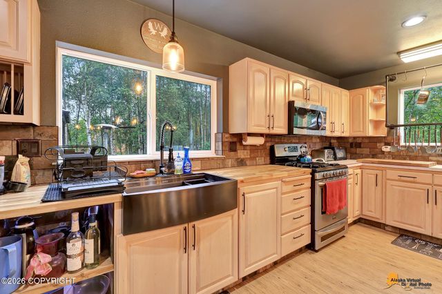 865 W Wilder Avenue, Wasilla, AK 99654