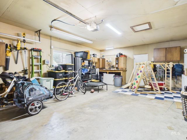 9111 W Teakwood Dr, Boise, ID 83709