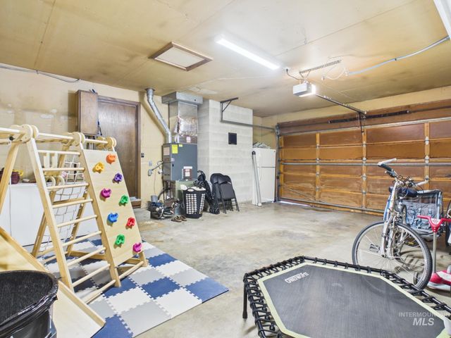 9111 W Teakwood Dr, Boise, ID 83709