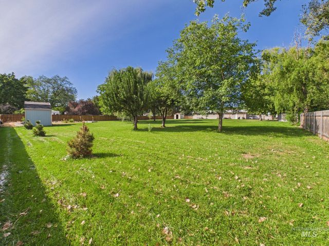 9111 W Teakwood Dr, Boise, ID 83709