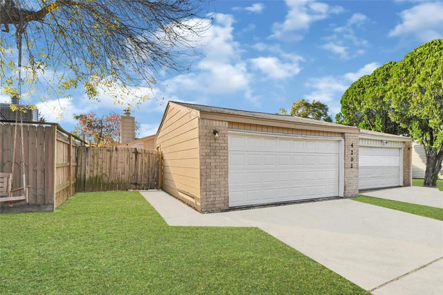 4202 Boone Road, Houston, TX 77072