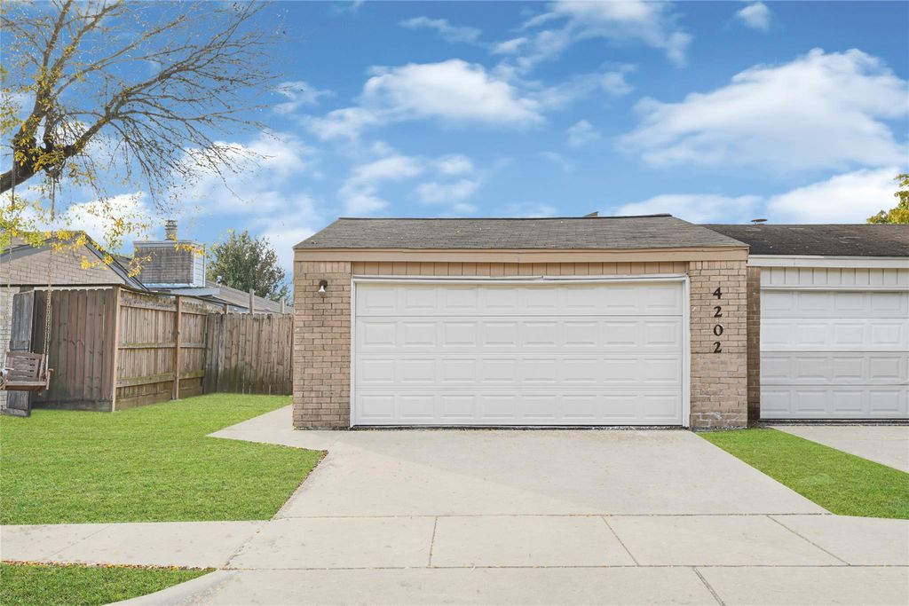 4202 Boone Road, Houston, TX 77072