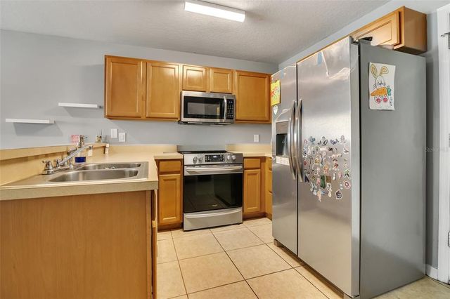 509 CRESTING OAK CIRCLE 73, Orlando, FL 32824