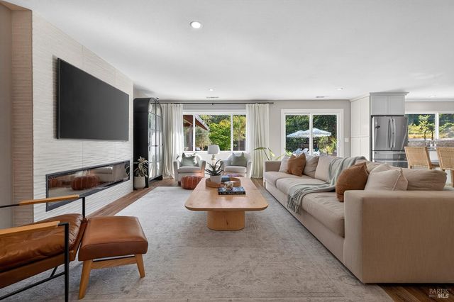 5846 Monte Verde Dr, Santa Rosa, CA 95409