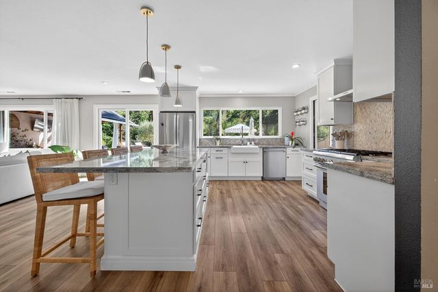 5846 Monte Verde Dr, Santa Rosa, CA 95409