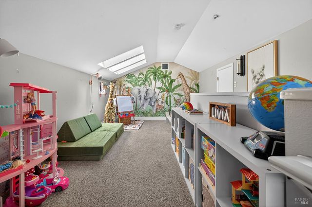 5846 Monte Verde Dr, Santa Rosa, CA 95409