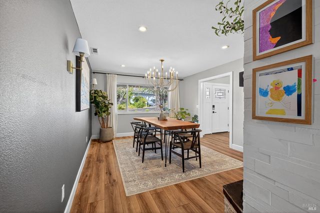 5846 Monte Verde Dr, Santa Rosa, CA 95409