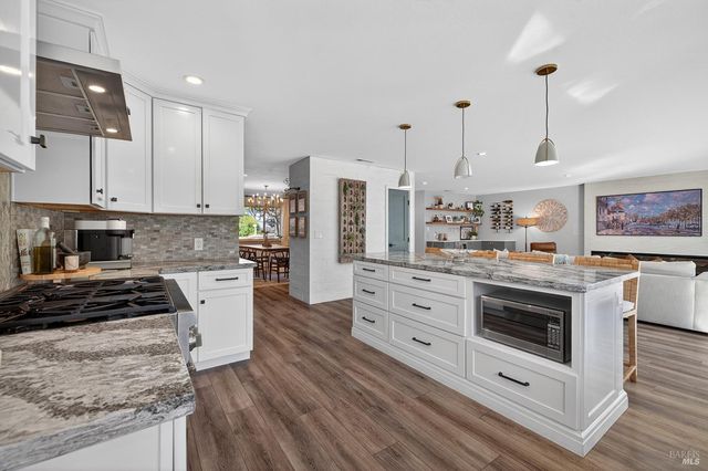 5846 Monte Verde Dr, Santa Rosa, CA 95409