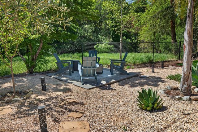 5846 Monte Verde Dr, Santa Rosa, CA 95409