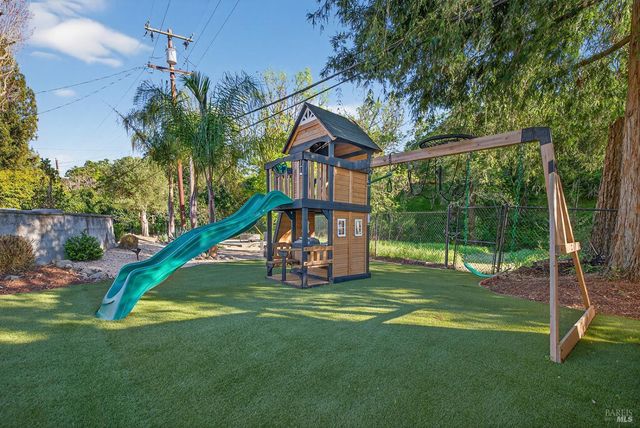 5846 Monte Verde Dr, Santa Rosa, CA 95409