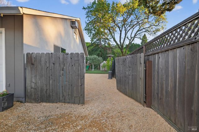 5846 Monte Verde Dr, Santa Rosa, CA 95409