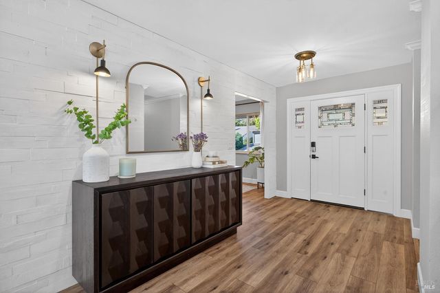 5846 Monte Verde Dr, Santa Rosa, CA 95409