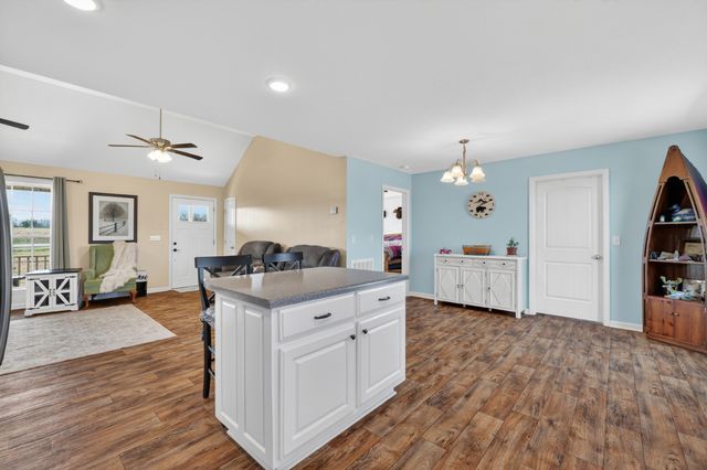 198 L Mitchell Rd, Flintville, TN 37335