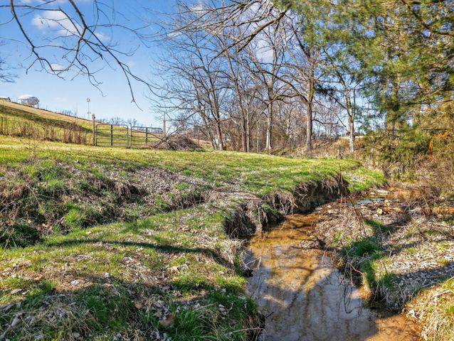 198 L Mitchell Rd, Flintville, TN 37335