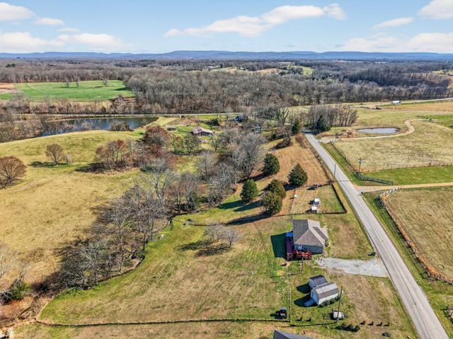 198 L Mitchell Rd, Flintville, TN 37335