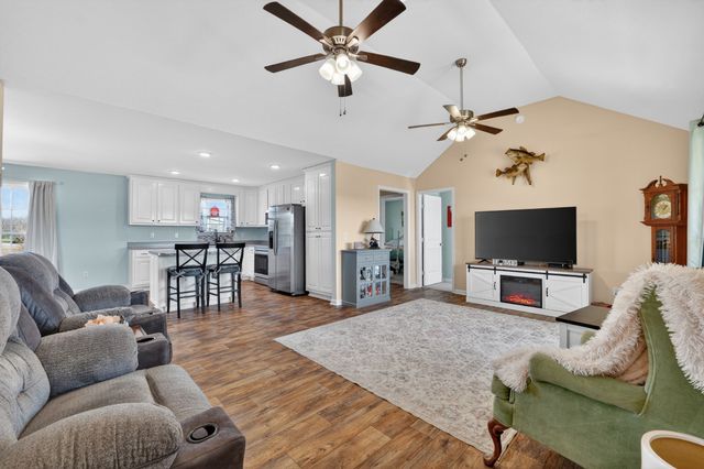 198 L Mitchell Rd, Flintville, TN 37335