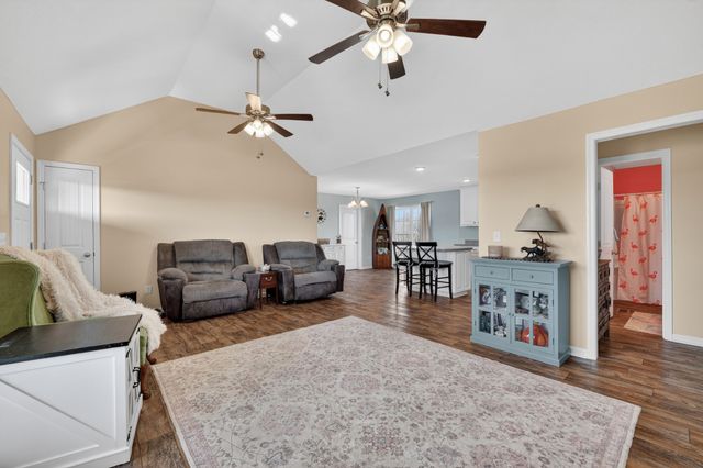 198 L Mitchell Rd, Flintville, TN 37335