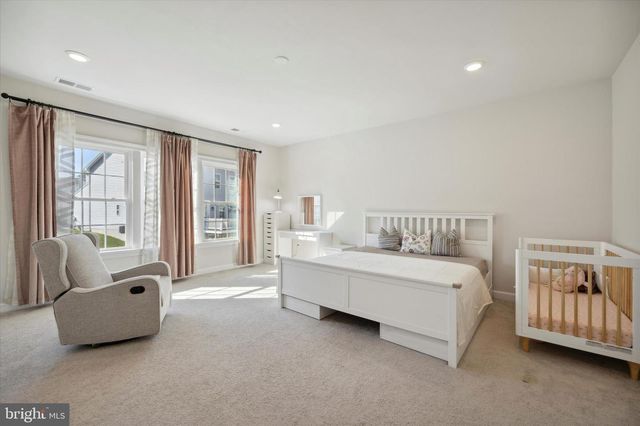 831 STONECLIFFE RD, Malvern, PA 19355