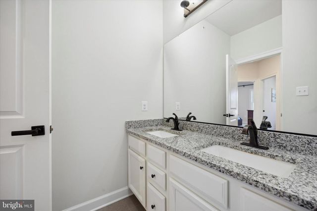 831 STONECLIFFE RD, Malvern, PA 19355